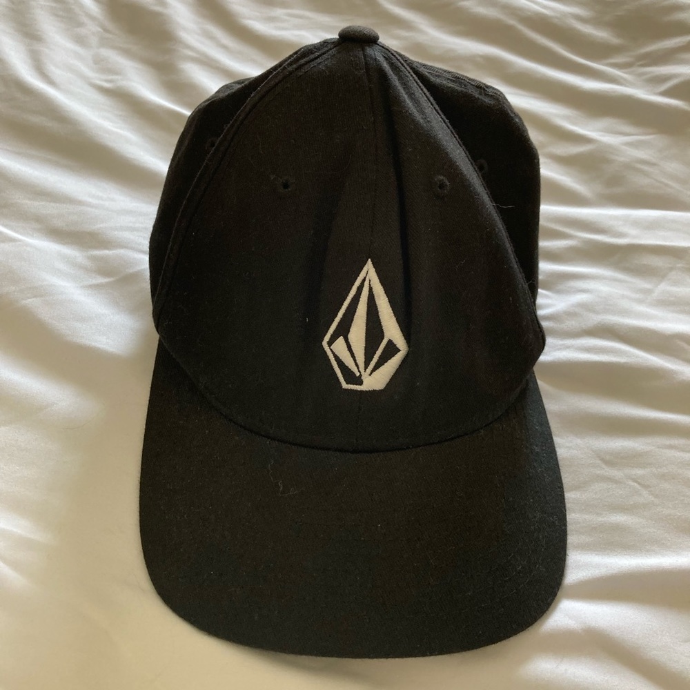 Volcom hat black L/XL